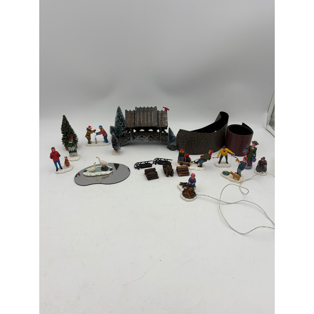 Lemax Christmas Village Misc Accessories Figurines Lot Bridge Light‎ Up Campfire